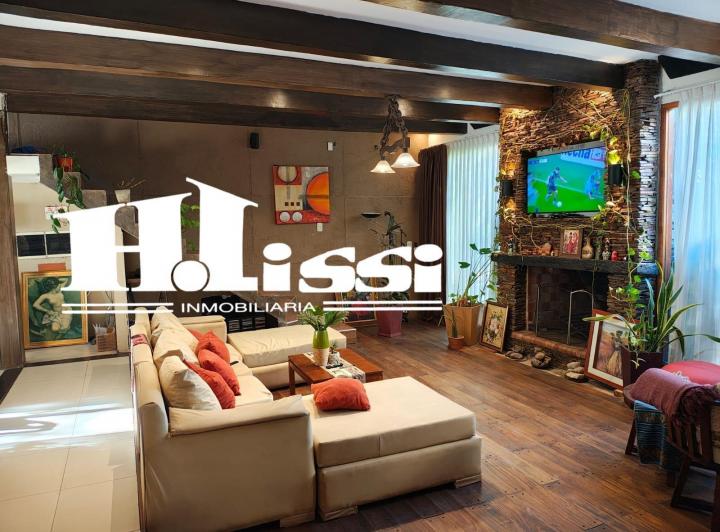 Casa · 300m² · 8 Ambientes · 5 Cocheras