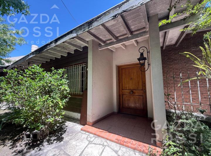 Casa · 209m² · 5 Ambientes · 2 Cocheras