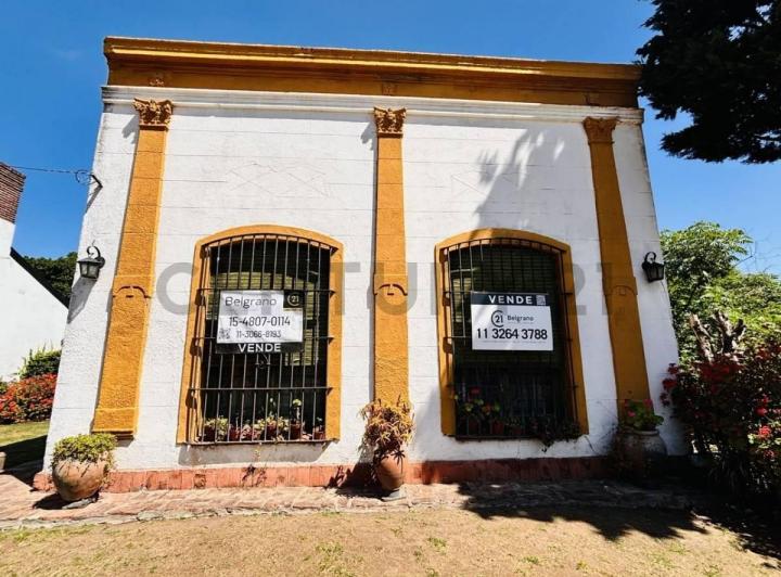 Casa · 1352m² · 7 Ambientes · 1 Cochera