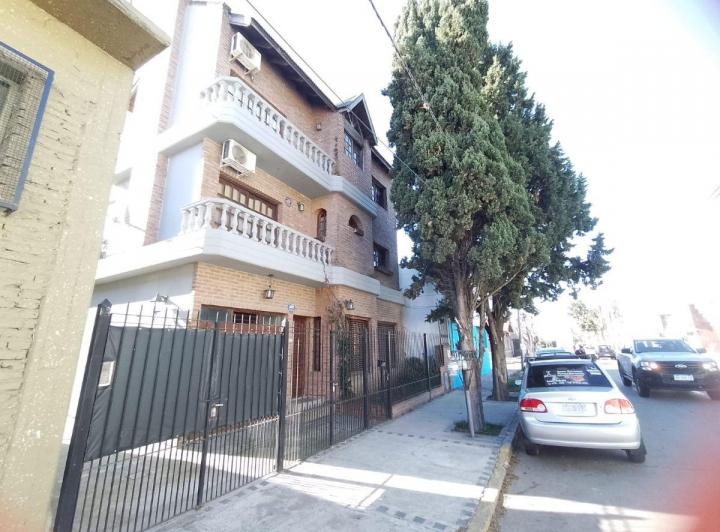 Casa · 177m² · 6 Ambientes · 1 Cochera