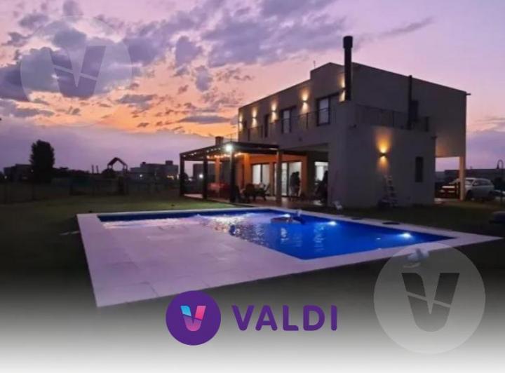 Casa · 250m² · 5 Ambientes · 5 Cocheras