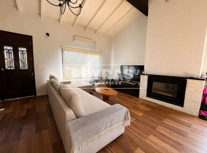 Casa · 196m² · 5 Ambientes · 2 Cocheras