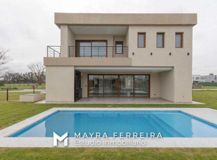 Casa · 320m² · 5 Ambientes · 3 Cocheras