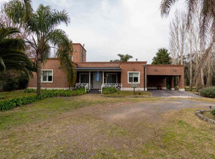 Casa · 205m² · 7 Ambientes · 2 Cocheras