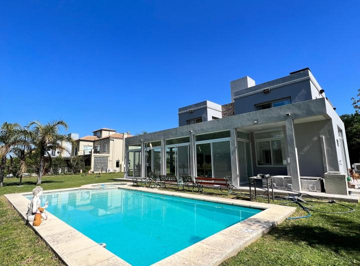 Casa · 365m² · 6 Ambientes