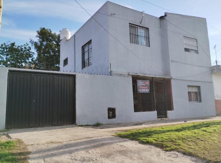 Casa · 115m² · 5 Ambientes · 2 Cocheras