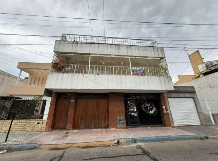 Casa · 158m² · 5 Ambientes · 2 Cocheras