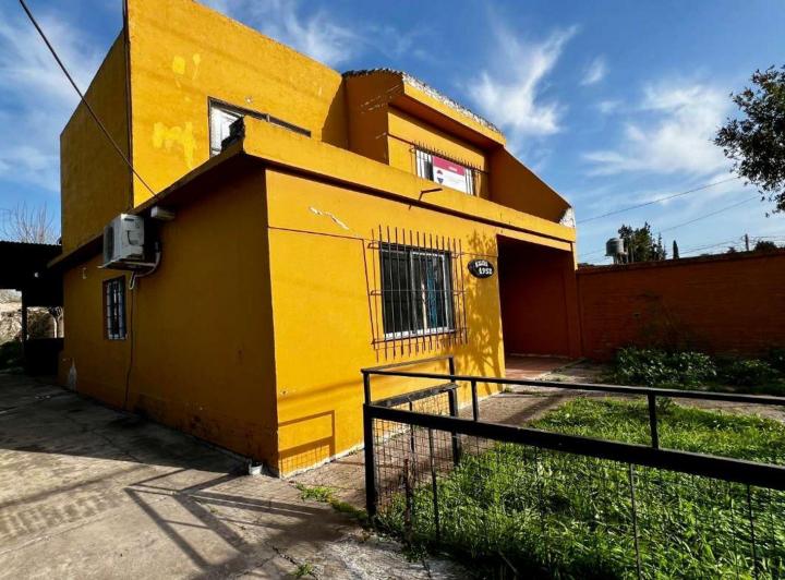 Casa · 105m² · 5 Ambientes · 1 Cochera