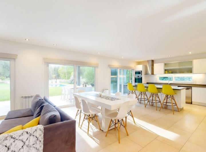 Casa · 190m² · 8 Ambientes · 1 Cochera