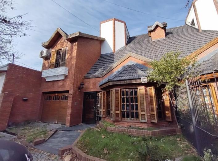 Casa · 175m² · 5 Ambientes · 1 Cochera
