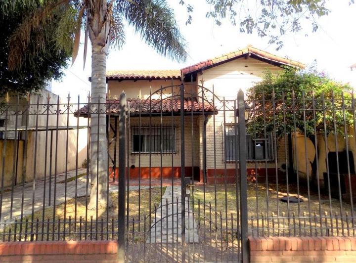 Casa · 179m² · 6 Ambientes · 3 Cocheras