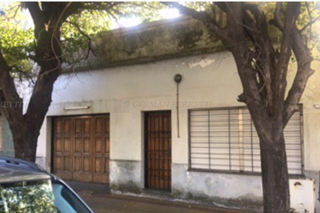 Casa · 220m² · 6 Ambientes · 1 Cochera