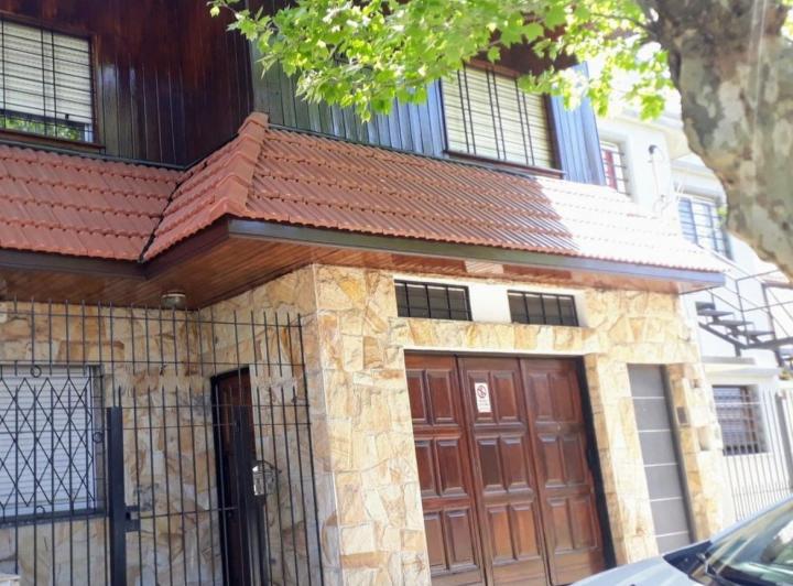Casa · 150m² · 5 Ambientes · 1 Cochera
