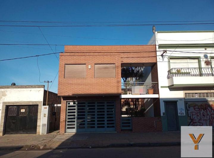 Casa · 185m² · 5 Ambientes · 2 Cocheras