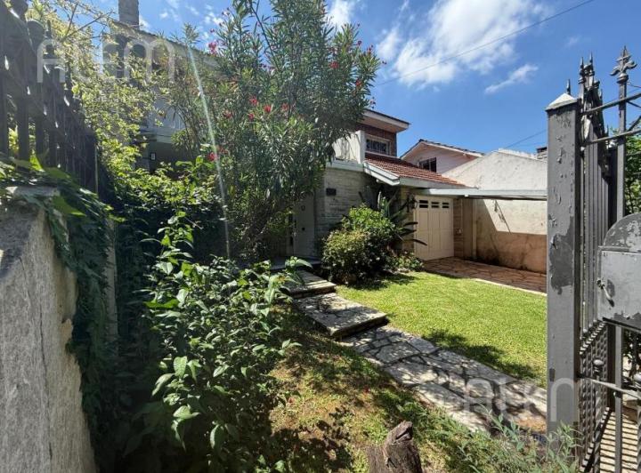 Casa · 322m² · 7 Ambientes · 1 Cochera