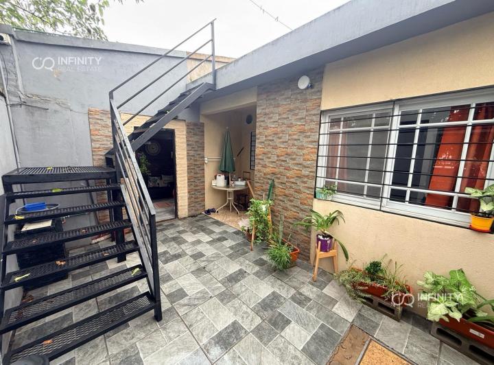 Casa · 130m² · 5 Ambientes