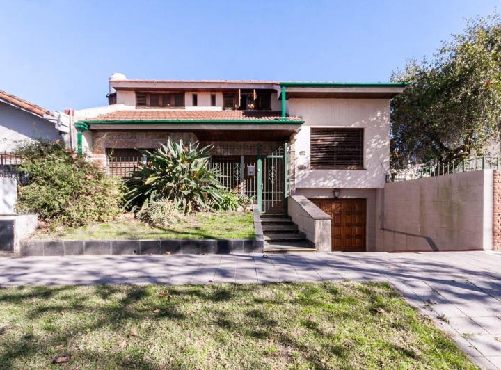 Casa · 250m² · 6 Ambientes · 1 Cochera