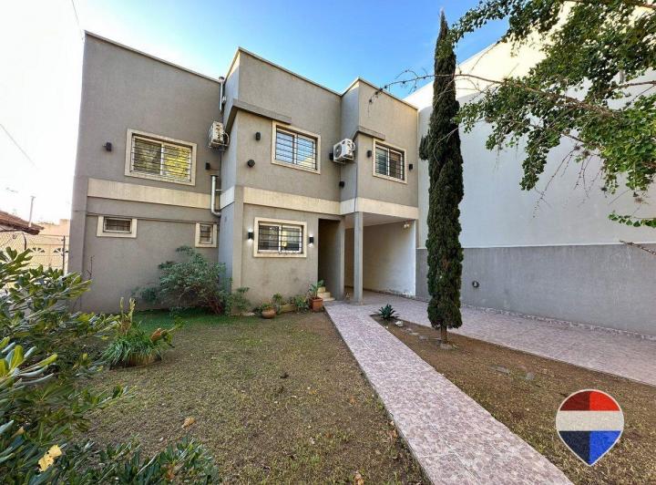 Casa · 270m² · 5 Ambientes · 2 Cocheras