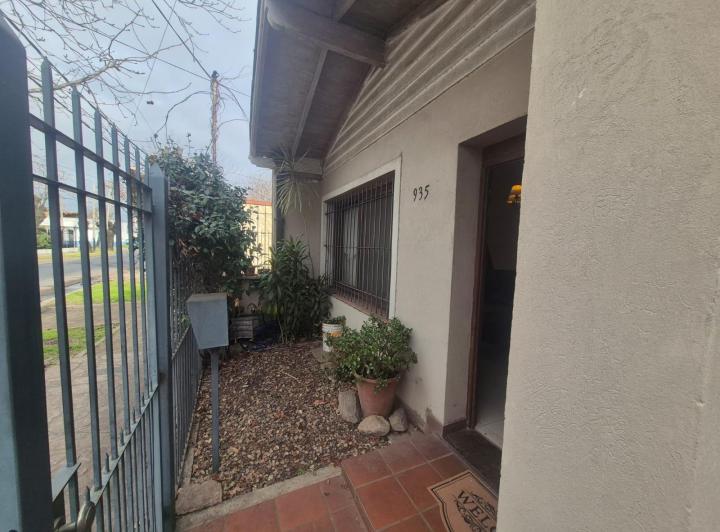 Casa · 180m² · 8 Ambientes · 1 Cochera