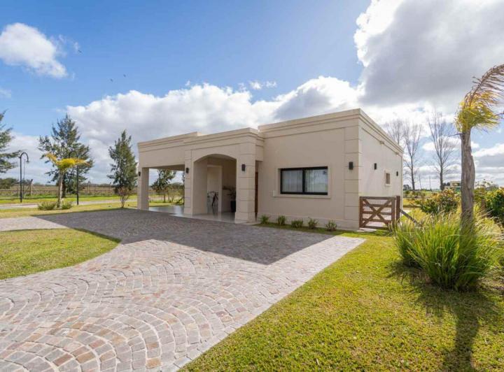 Casa · 181m² · 6 Ambientes · 2 Cocheras