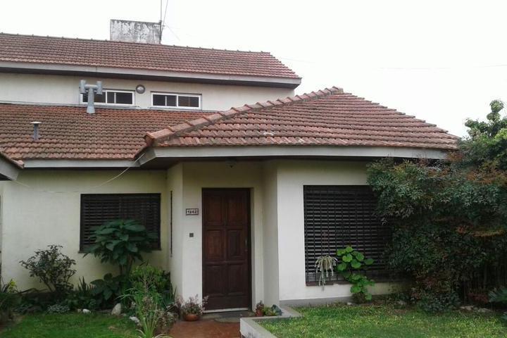 Casa · 185m² · 6 Ambientes · 2 Cocheras