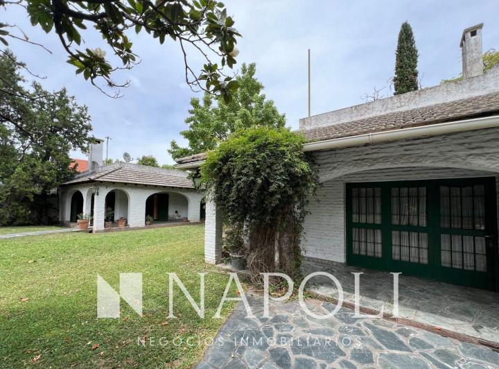 Casa · 317m² · 5 Ambientes · 1 Cochera