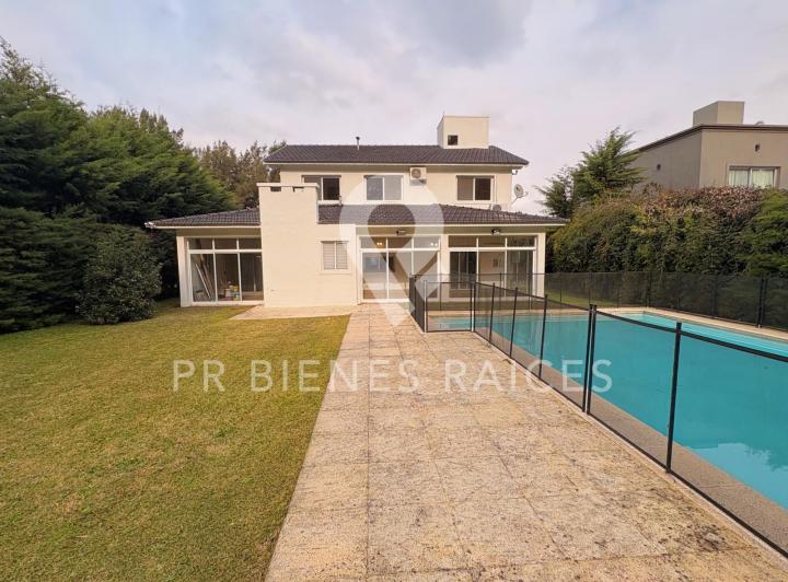 Casa · 266m² · 6 Ambientes