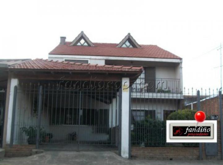 Casa · 265m² · 7 Ambientes · 2 Cocheras
