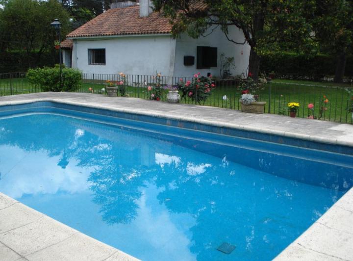 Casa · 200m² · 5 Ambientes · 2 Cocheras