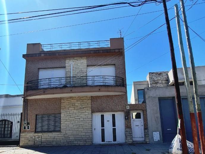 Casa · 210m² · 4 Dormitorios