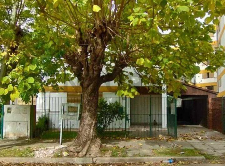 Casa · 205m² · 5 Ambientes · 2 Cocheras