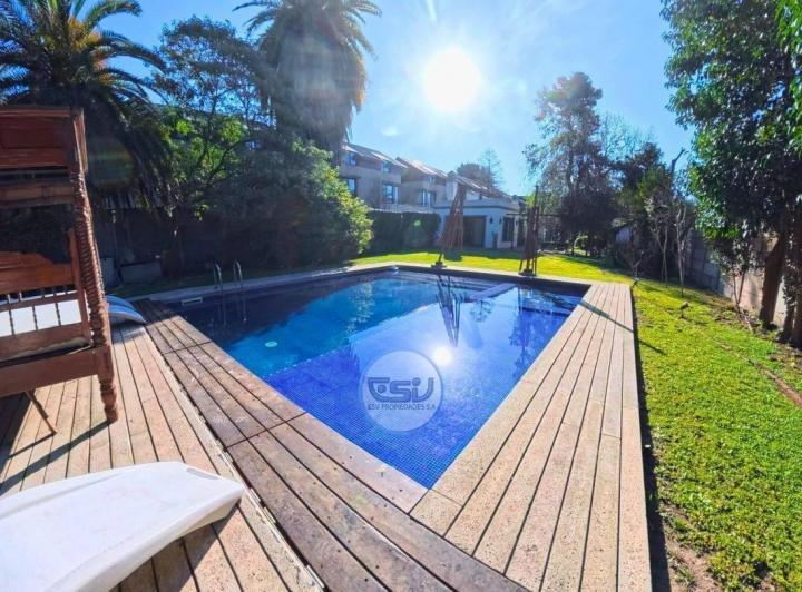 Casa · 629m² · 7 Ambientes · 4 Cocheras
