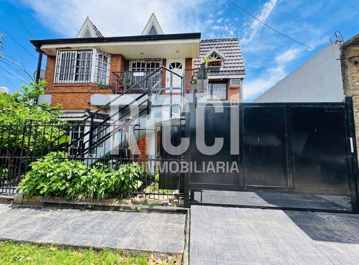 Casa · 100m² · 7 Ambientes