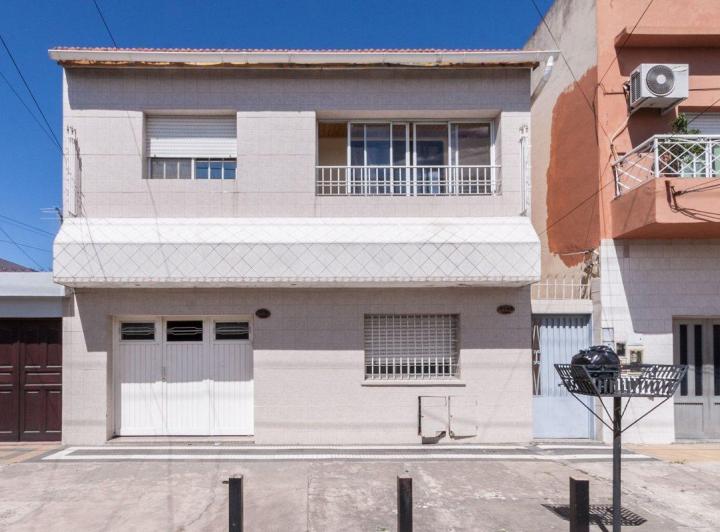 Casa · 170m² · 6 Ambientes · 1 Cochera
