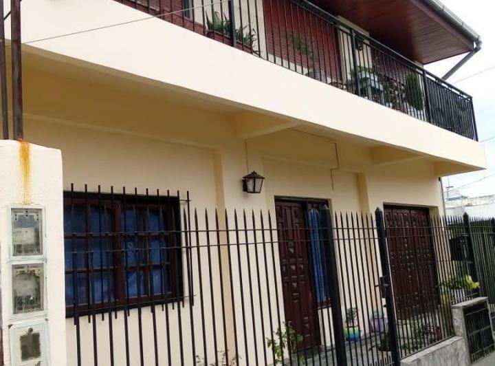 Casa · 120m² · 7 Ambientes · 1 Cochera