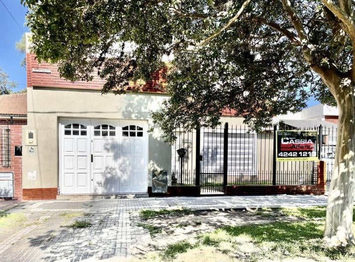 Casa · 192m² · 5 Ambientes · 1 Cochera