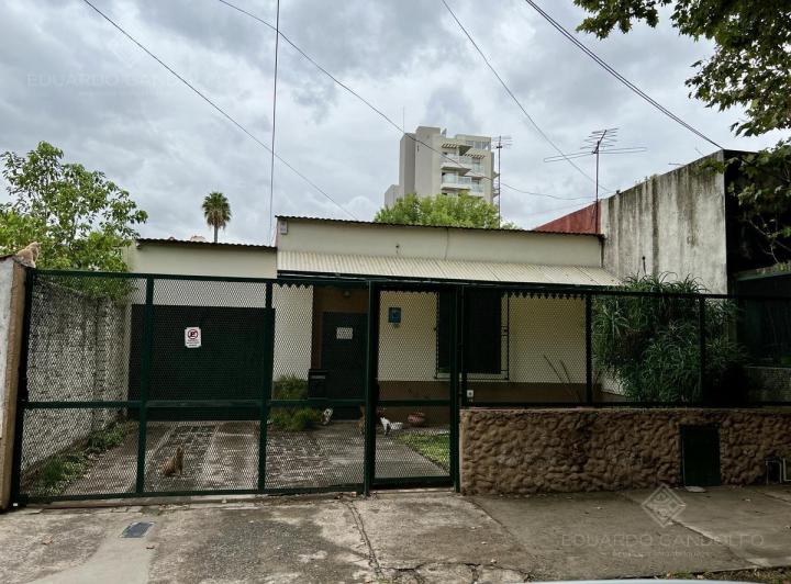 Casa · 140m² · 5 Ambientes · 2 Cocheras