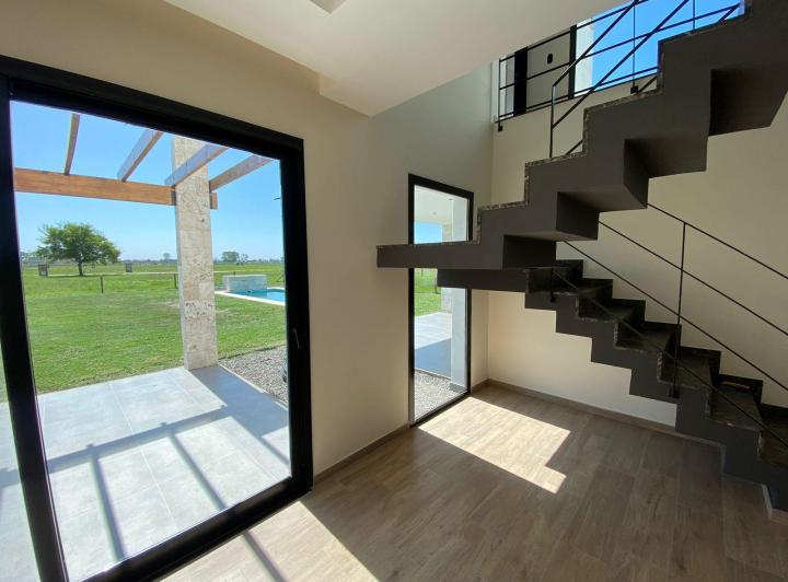 Casa · 181m² · 5 Ambientes · 1 Cochera