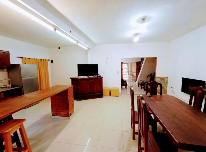 Casa · 190m² · 6 Ambientes · 4 Cocheras