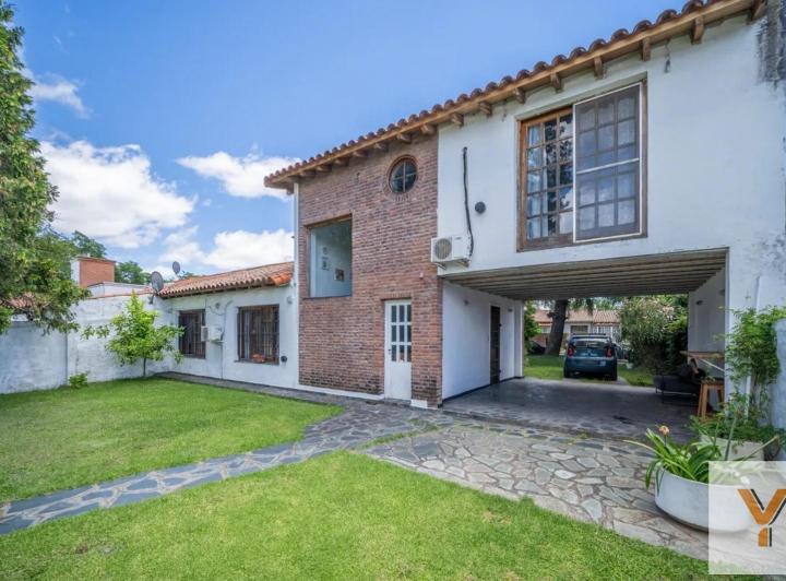 Casa · 500m² · 5 Ambientes · 2 Cocheras