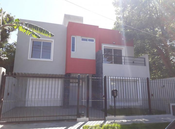 Casa · 200m² · 5 Ambientes · 1 Cochera