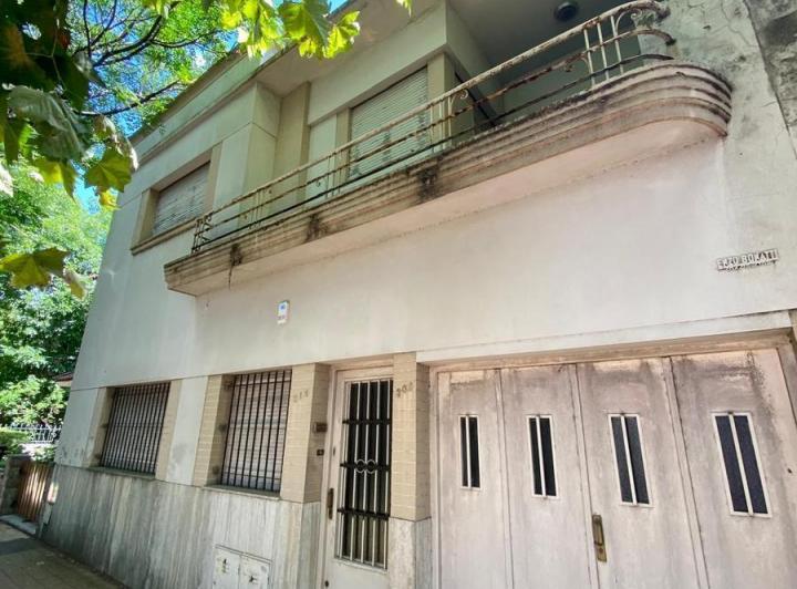 Casa · 250m² · 5 Ambientes · 1 Cochera