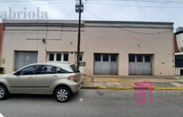 Casa · 200m² · 6 Ambientes · 2 Cocheras