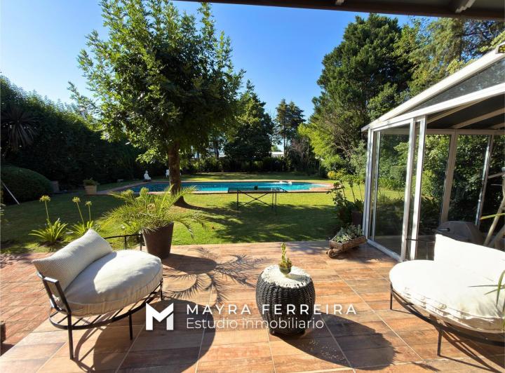Casa · 180m² · 5 Ambientes · 3 Cocheras