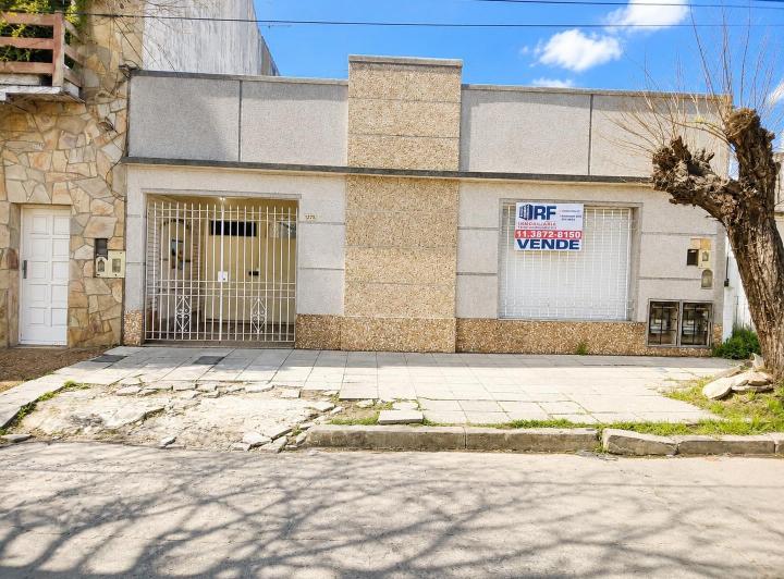 Casa · 176m² · 6 Ambientes · 2 Cocheras