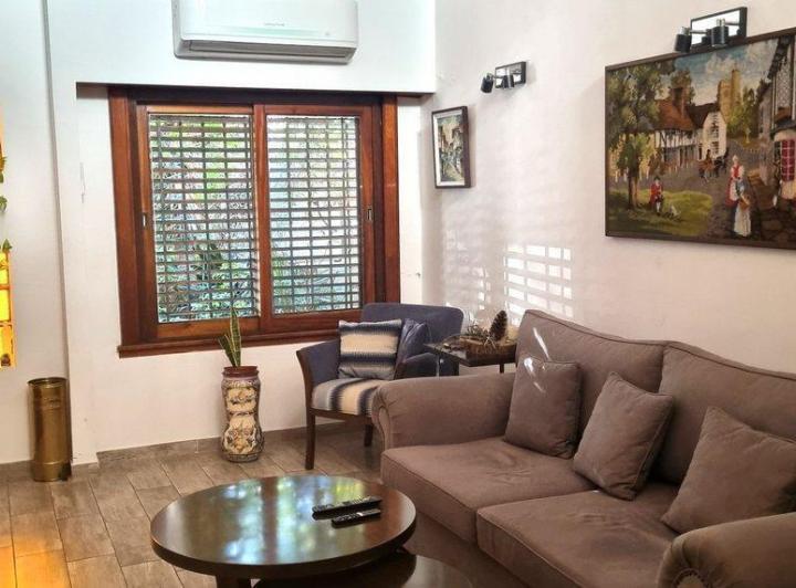 Casa · 220m² · 7 Ambientes · 2 Cocheras