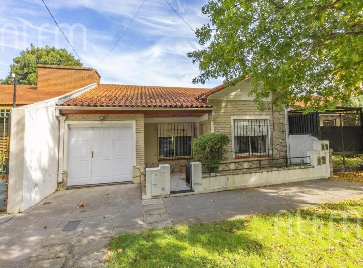 Casa · 450m² · 7 Ambientes · 3 Cocheras