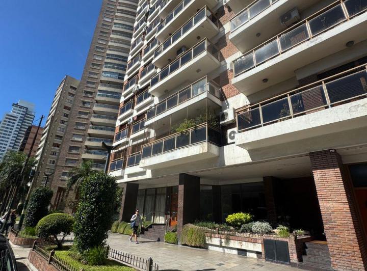 Departamento · 1m² · 4 Ambientes · 2 Cocheras