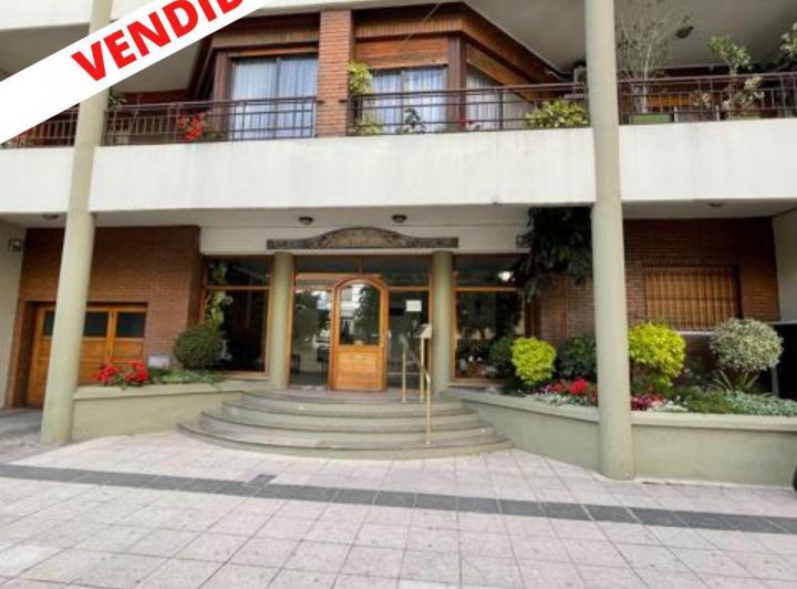 Departamento · 80m² · 3 Ambientes · 1 Cochera
