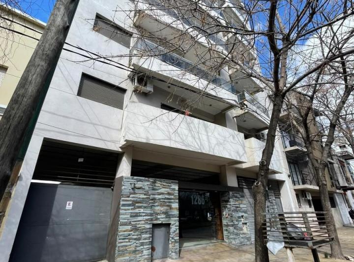 Departamento · 77m² · 5 Ambientes · 1 Cochera
